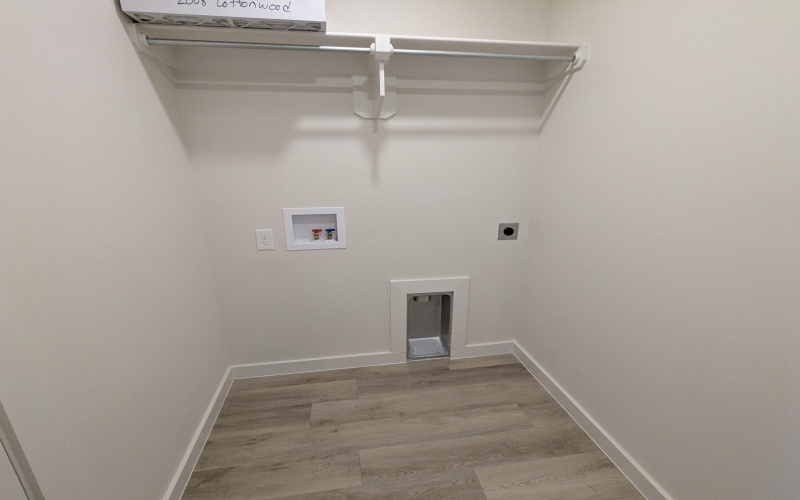 2008 Cottonwood Avenue, Wolfforth, TX 79382, 3 Bedrooms Bedrooms, ,2 BathroomsBathrooms,Residential,For Sale,2008 Cottonwood Avenue,0,202601230