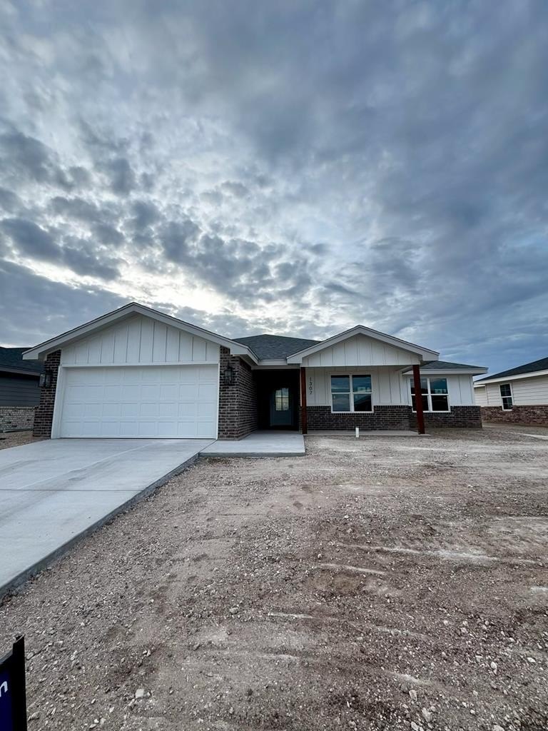 1307 Johnny Lane, San Angelo, TX 76905, 3 Bedrooms Bedrooms, ,2 BathroomsBathrooms,Residential,For Sale,1307 Johnny Lane,0,130450