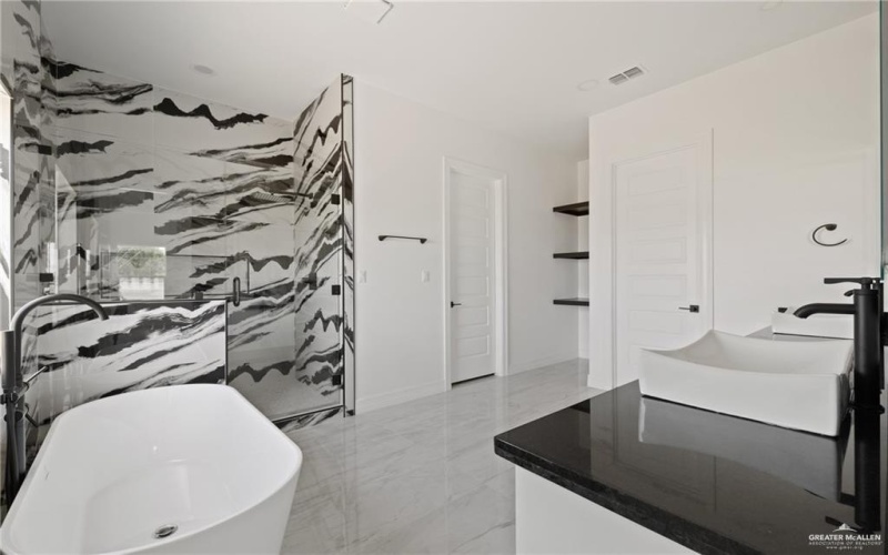 3816 Zimmerius Avenue, McAllen, TX 78504, 4 Bedrooms Bedrooms, ,3 BathroomsBathrooms,Residential,For Sale,3816 Zimmerius Avenue,0,493268