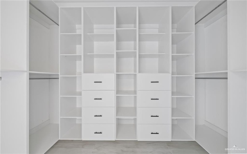 3816 Zimmerius Avenue, McAllen, TX 78504, 4 Bedrooms Bedrooms, ,3 BathroomsBathrooms,Residential,For Sale,3816 Zimmerius Avenue,0,493268