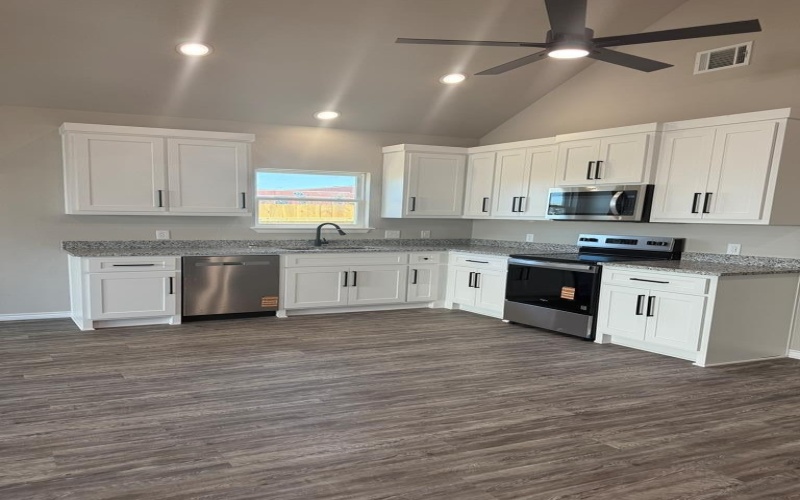 300 Rike, Mabank, TX 75156, 3 Bedrooms Bedrooms, ,2 BathroomsBathrooms,Residential,For Sale,300 Rike,0,109827