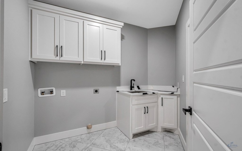 2102 S County Rd 1059, Midland, TX 79706, 4 Bedrooms Bedrooms, ,3 BathroomsBathrooms,Residential,For Sale,2102 S County Rd 1059,0,50090408