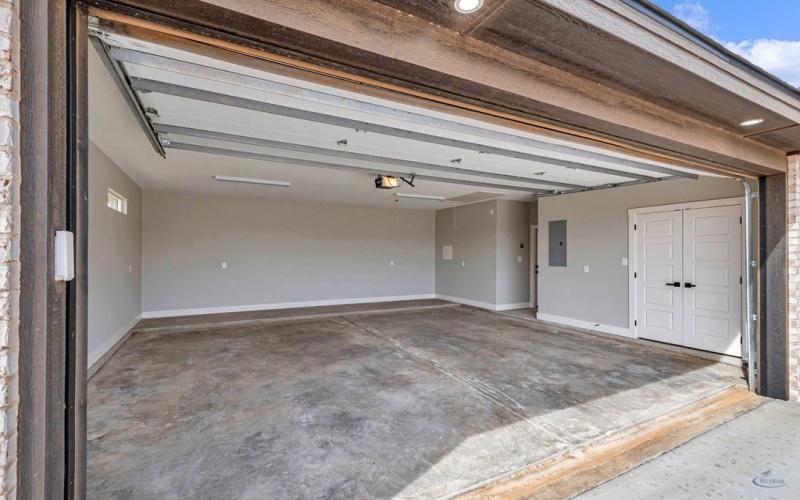 2102 S County Rd 1059, Midland, TX 79706, 4 Bedrooms Bedrooms, ,3 BathroomsBathrooms,Residential,For Sale,2102 S County Rd 1059,0,50090408