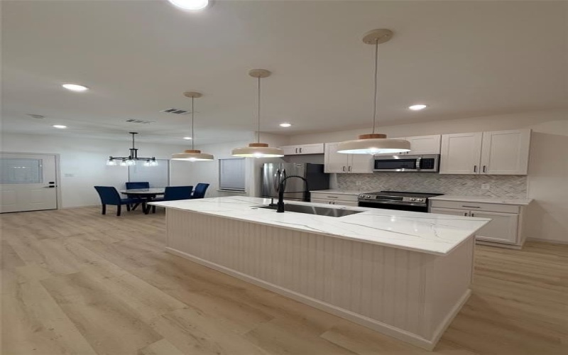 2217 Christine Avenue, Fort Worth, TX 76105, 3 Habitaciones Habitaciones , ,2 BañosBaños,Residential,En Venta,2217 Christine Avenue,0,21163879