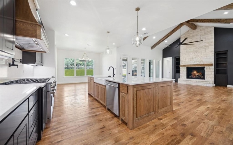 2008 Vaquero Drive, Weatherford, TX 76088, 4 Bedrooms Bedrooms, ,3 BathroomsBathrooms,Residential,For Sale,2008 Vaquero Drive,0,21163992