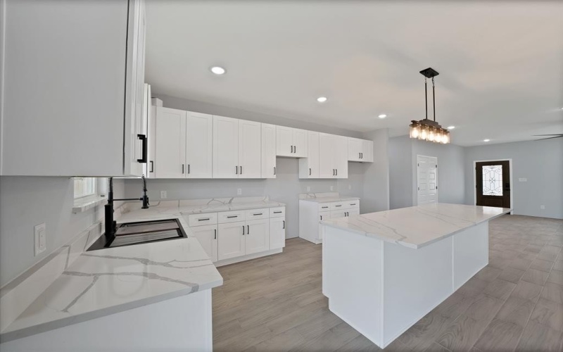 206 Lakeview Drive, Runaway Bay, TX 76426, 3 Bedrooms Bedrooms, ,3 BathroomsBathrooms,Residential,For Sale,206 Lakeview Drive,0,21164011