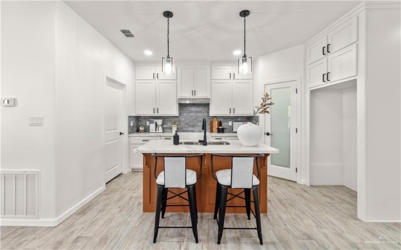 115 San Pedro Street, Edinburg, TX 78542, 3 Bedrooms Bedrooms, ,2 BathroomsBathrooms,Residential,For Sale,115 San Pedro Street,0,493124