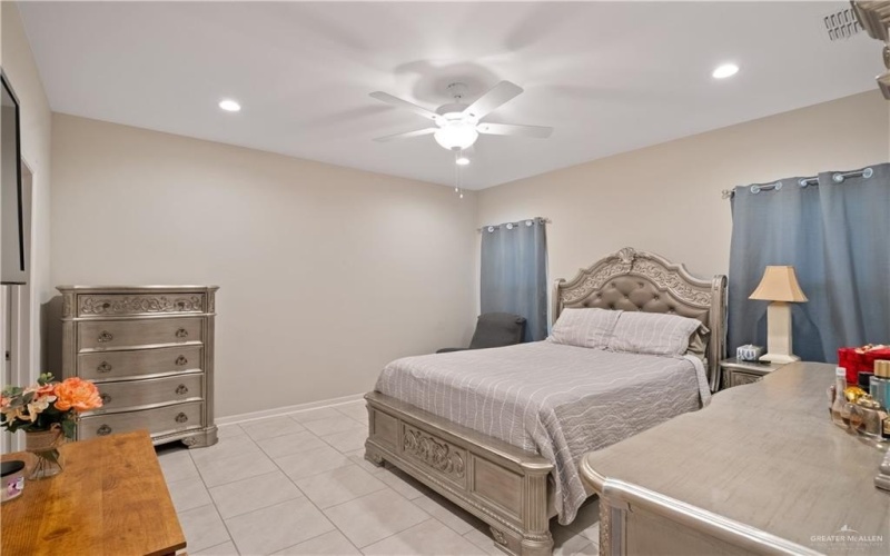 2321 Cove Real Drive, Harlingen, TX 78550, 4 Bedrooms Bedrooms, ,2 BathroomsBathrooms,Residential,For Sale,2321 Cove Real Drive,0,493368