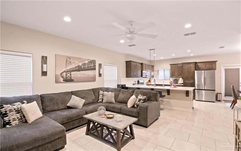 2321 Cove Real Drive, Harlingen, TX 78550, 4 Bedrooms Bedrooms, ,2 BathroomsBathrooms,Residential,For Sale,2321 Cove Real Drive,0,493368