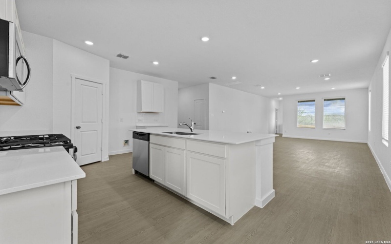 6525 Titan Park, Converse, TX 78109, 5 Bedrooms Bedrooms, ,3 BathroomsBathrooms,Residential,For Sale,6525 Titan Park,0,1936773