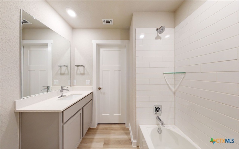 4014 Baerlon Cove, Killeen, TX 76542, 4 Bedrooms Bedrooms, ,2 BathroomsBathrooms,Residential,For Sale,4014 Baerlon Cove,0,586705