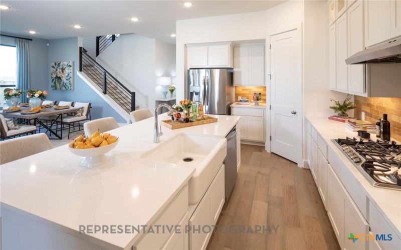 807 Fort Stockton, San Antonio, TX 78245, 4 Bedrooms Bedrooms, ,5 BathroomsBathrooms,Residential,For Sale,807 Fort Stockton,0,603001