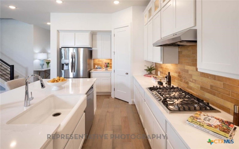 807 Fort Stockton, San Antonio, TX 78245, 4 Bedrooms Bedrooms, ,5 BathroomsBathrooms,Residential,For Sale,807 Fort Stockton,0,603001