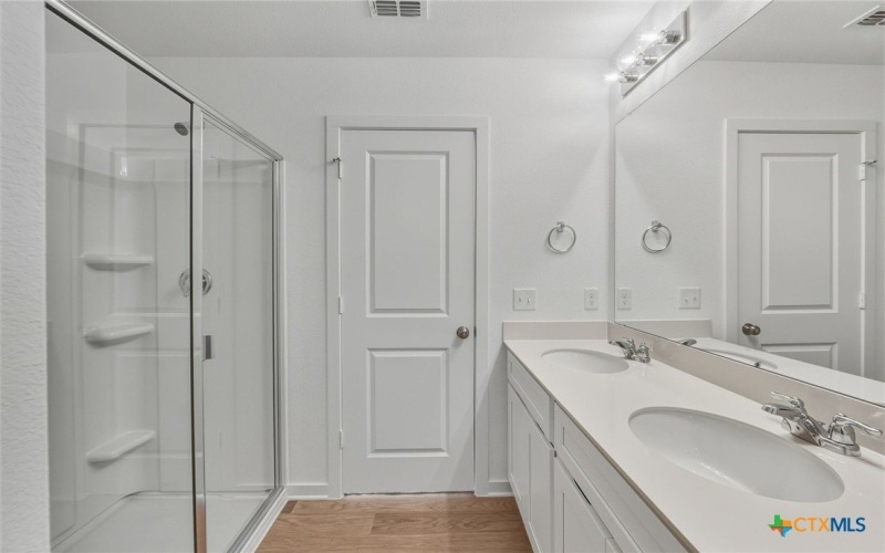 172 Golden Bell Way, Buda, TX 78610, 3 Bedrooms Bedrooms, ,2 BathroomsBathrooms,Residential,For Sale,172 Golden Bell Way,0,603020