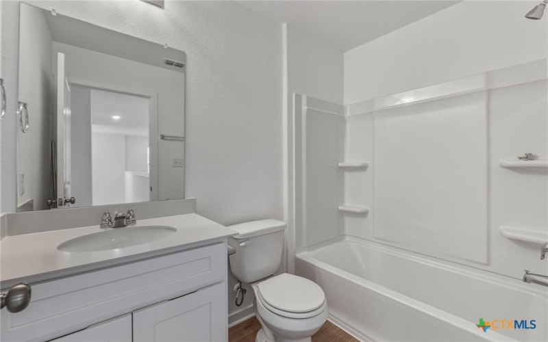 172 Golden Bell Way, Buda, TX 78610, 3 Bedrooms Bedrooms, ,2 BathroomsBathrooms,Residential,For Sale,172 Golden Bell Way,0,603020