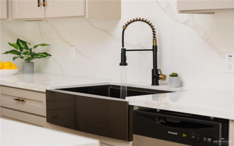 7820 N 38th Street, McAllen, TX 78504, 4 Bedrooms Bedrooms, ,3 BathroomsBathrooms,Residential,For Sale,7820 N 38th Street,0,492303