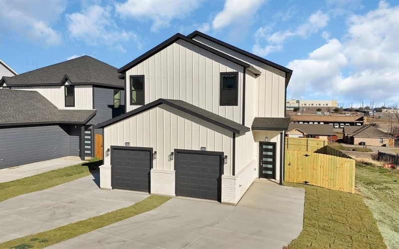 8002 Julie Avenue, Fort Worth, TX 76116, 8 Habitaciones Habitaciones , ,5 BañosBaños,Residential Multi Family,En Venta,8002 Julie Avenue,0,21162914