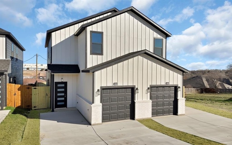 8002 Julie Avenue, Fort Worth, TX 76116, 8 Habitaciones Habitaciones , ,5 BañosBaños,Residential Multi Family,En Venta,8002 Julie Avenue,0,21162914