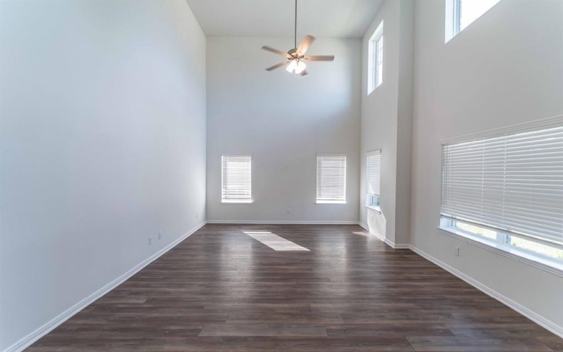 2040 Fall Creek Cove, Mesquite, TX 75181, 4 Bedrooms Bedrooms, ,2 BathroomsBathrooms,Residential,For Sale,2040 Fall Creek Cove,20466237
