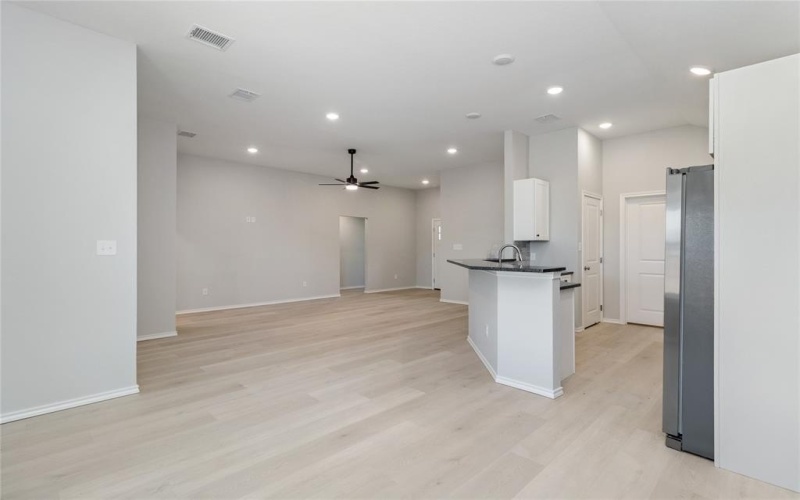 913 E 3RD Street, Coleman, TX 76834, 3 Habitaciones Habitaciones , ,2 BañosBaños,Residential,En Venta,913 E 3RD Street,0,21164506