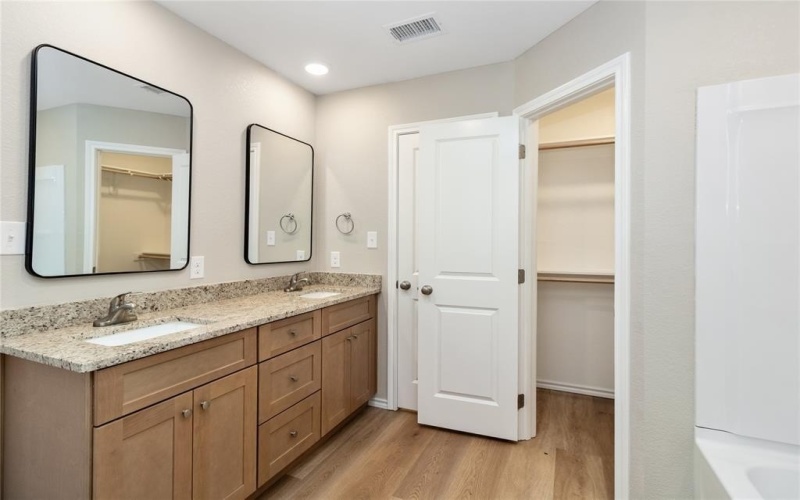 807 Bella Blvd Street, Coleman, TX 76834, 3 Habitaciones Habitaciones , ,2 BañosBaños,Residential,En Venta,807 Bella Blvd Street,0,21164522