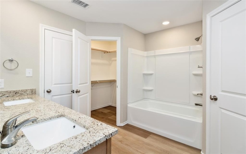 807 Bella Blvd Street, Coleman, TX 76834, 3 Habitaciones Habitaciones , ,2 BañosBaños,Residential,En Venta,807 Bella Blvd Street,0,21164522