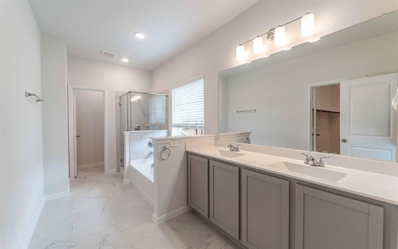 2044 Fall Creek Cove, Mesquite, TX 75181, 3 Bedrooms Bedrooms, ,2 BathroomsBathrooms,Residential,For Sale,2044 Fall Creek Cove,20466250