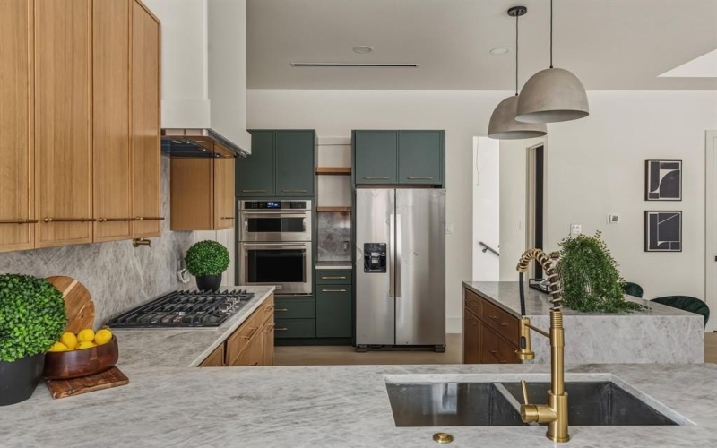 917 Brookwood Drive, Dallas, TX 75224, 4 Bedrooms Bedrooms, ,3 BathroomsBathrooms,Residential,For Sale,917 Brookwood Drive,0,21164701