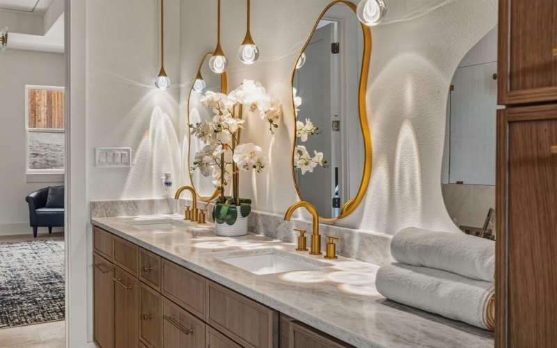 917 Brookwood Drive, Dallas, TX 75224, 4 Bedrooms Bedrooms, ,3 BathroomsBathrooms,Residential,For Sale,917 Brookwood Drive,0,21164701