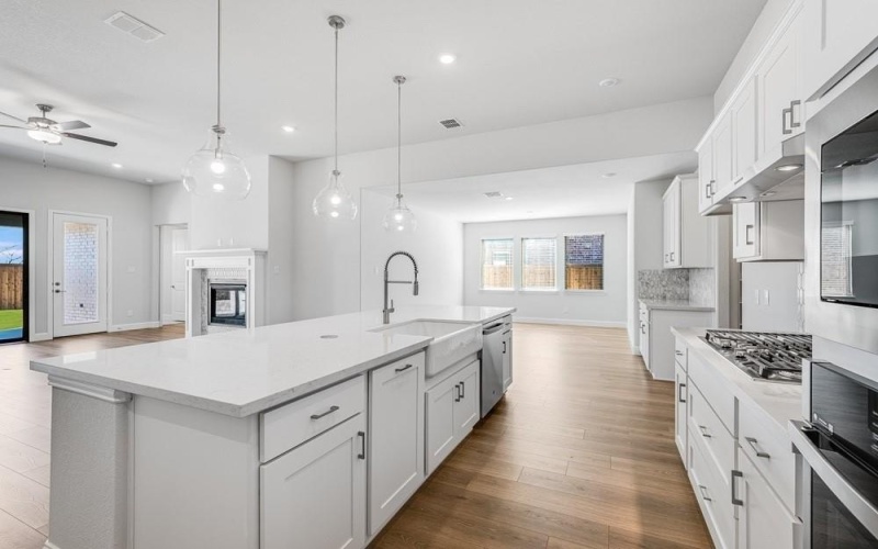 406 Chatham Drive, Little Elm, TX 75068, 4 Bedrooms Bedrooms, ,3 BathroomsBathrooms,Residential,For Sale,406 Chatham Drive,0,21164765