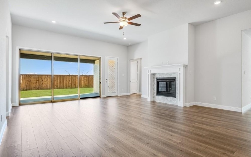 406 Chatham Drive, Little Elm, TX 75068, 4 Bedrooms Bedrooms, ,3 BathroomsBathrooms,Residential,For Sale,406 Chatham Drive,0,21164765