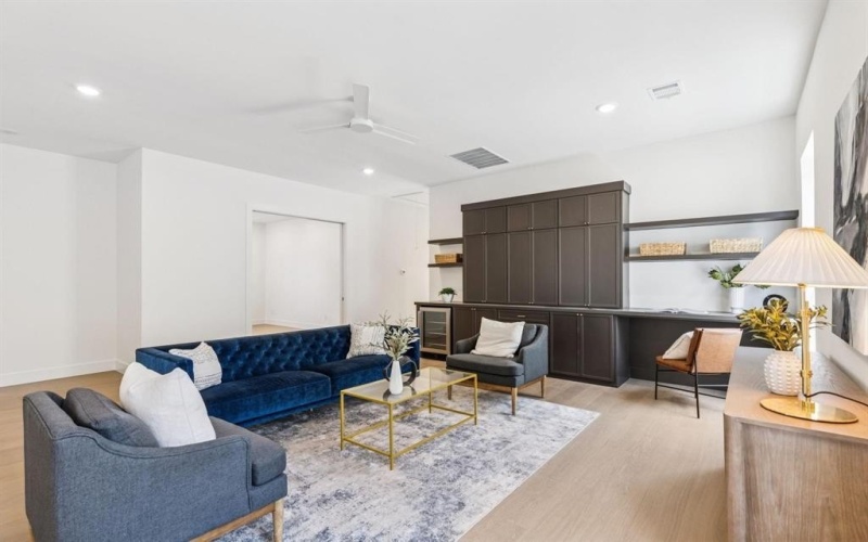 6402 Kenwood Avenue, Dallas, TX 75214, 5 Bedrooms Bedrooms, ,6 BathroomsBathrooms,Residential,For Sale,6402 Kenwood Avenue,0,21164823