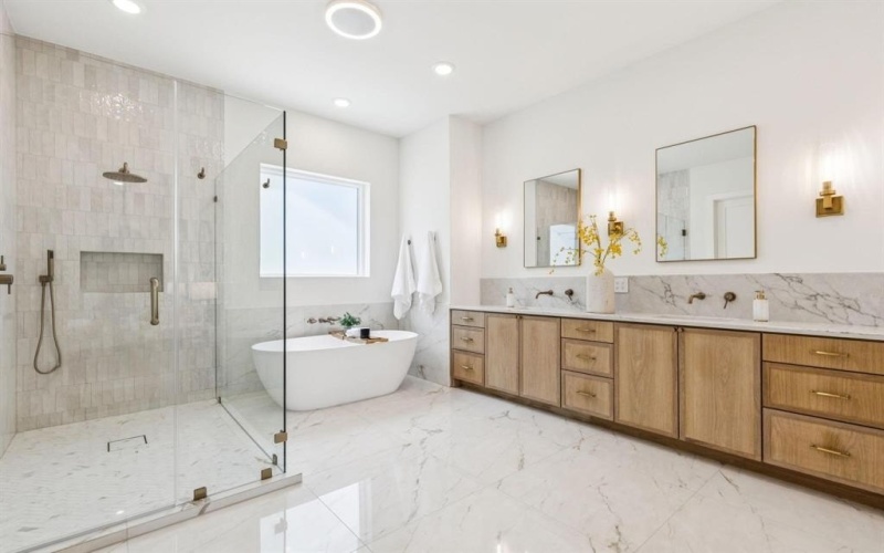 6402 Kenwood Avenue, Dallas, TX 75214, 5 Bedrooms Bedrooms, ,6 BathroomsBathrooms,Residential,For Sale,6402 Kenwood Avenue,0,21164823