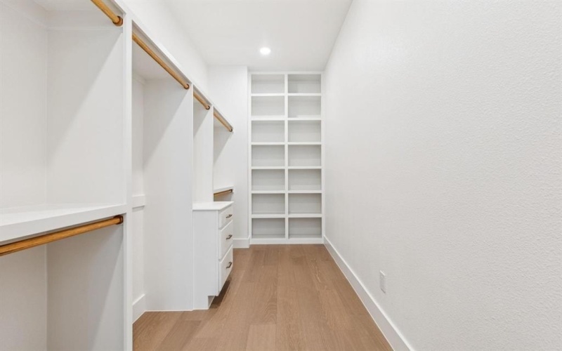 6402 Kenwood Avenue, Dallas, TX 75214, 5 Bedrooms Bedrooms, ,6 BathroomsBathrooms,Residential,For Sale,6402 Kenwood Avenue,0,21164823