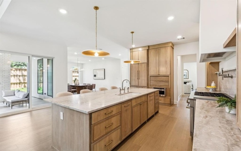 6402 Kenwood Avenue, Dallas, TX 75214, 5 Bedrooms Bedrooms, ,6 BathroomsBathrooms,Residential,For Sale,6402 Kenwood Avenue,0,21164823