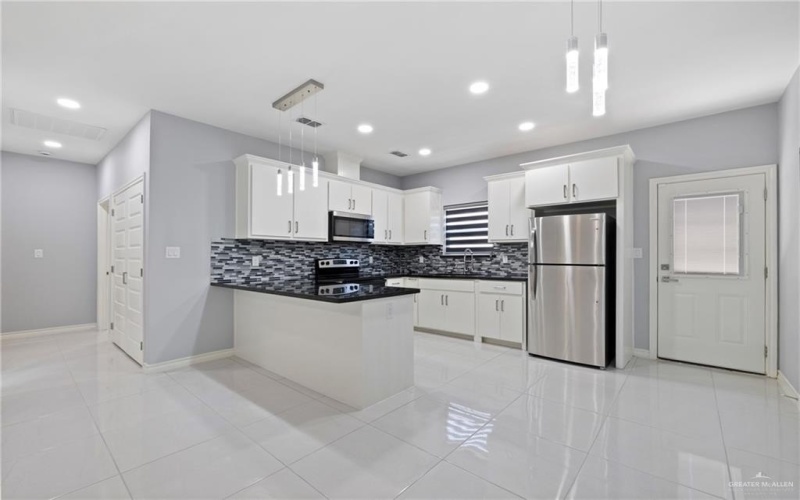 2417 Indian Creek Avenue unit: 2 #2, McAllen, TX 78504, 3 Habitaciones Habitaciones , ,2 BañosBaños,Residential,En Venta,2417 Indian Creek Avenue unit: 2,0,479615