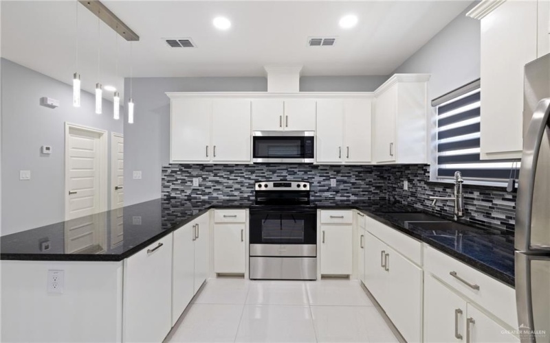 2417 Indian Creek Avenue unit: 2 #2, McAllen, TX 78504, 3 Habitaciones Habitaciones , ,2 BañosBaños,Residential,En Venta,2417 Indian Creek Avenue unit: 2,0,479615