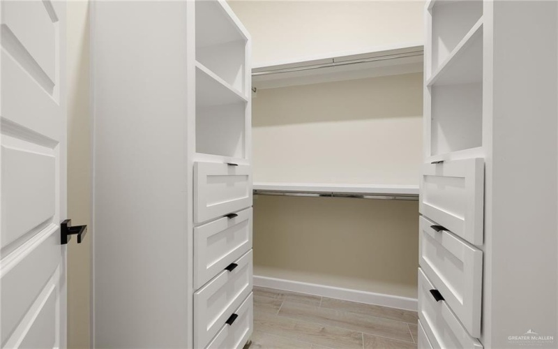 5705 Notre Dame Avenue unit: 2 #2, McAllen, TX 78504, 3 Bedrooms Bedrooms, ,2 BathroomsBathrooms,Residential,For Sale,5705 Notre Dame Avenue unit: 2,0,482531