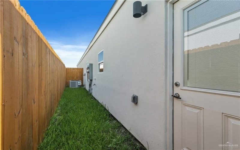 2612 Mockingbird Road unit: 2 #2, Weslaco, TX 78596, 2 Habitaciones Habitaciones , ,2 BañosBaños,Residential,En Venta,2612 Mockingbird Road unit: 2,0,484454