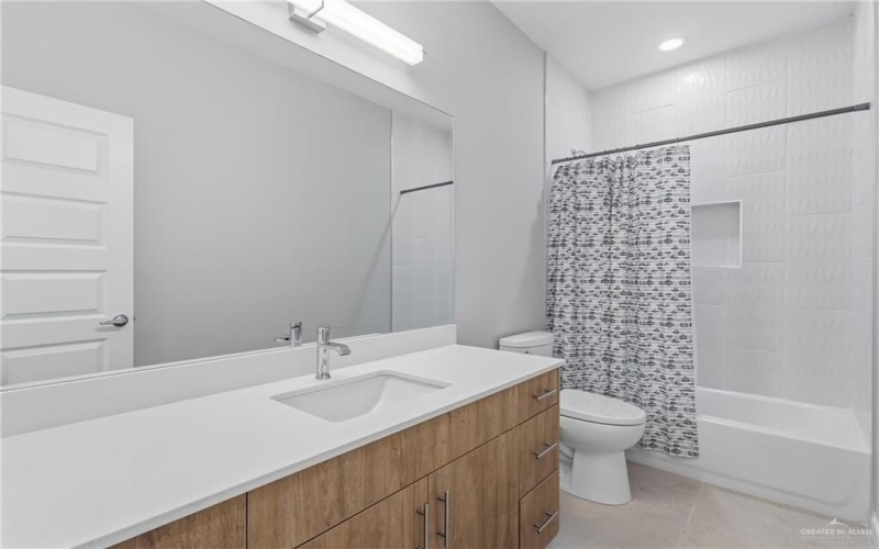 2612 Mockingbird Road unit: 2 #2, Weslaco, TX 78596, 2 Habitaciones Habitaciones , ,2 BañosBaños,Residential,En Venta,2612 Mockingbird Road unit: 2,0,484454