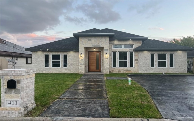 411 W 13th Street W, San Juan, TX 78589, 4 Bedrooms Bedrooms, ,2 BathroomsBathrooms,Residential,For Sale,411 W 13th Street W,0,486020