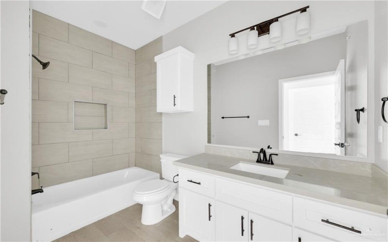 909 13th Street unit: 1 #1, Alamo, TX 78589, 2 Habitaciones Habitaciones , ,2 BañosBaños,Residential,En Venta,909 13th Street unit: 1,0,486135