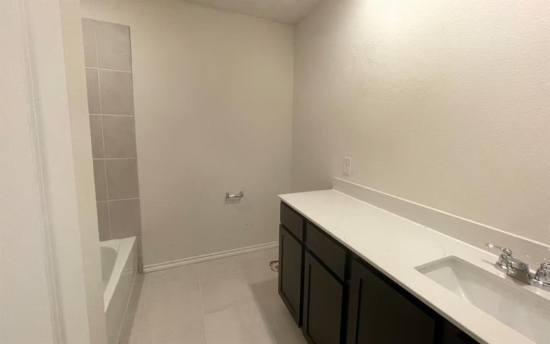 17300 Lake Ray Hubbard Drive, Forney, TX 75126, 4 Bedrooms Bedrooms, ,2 BathroomsBathrooms,Residential,For Sale,17300 Lake Ray Hubbard Drive,20489254