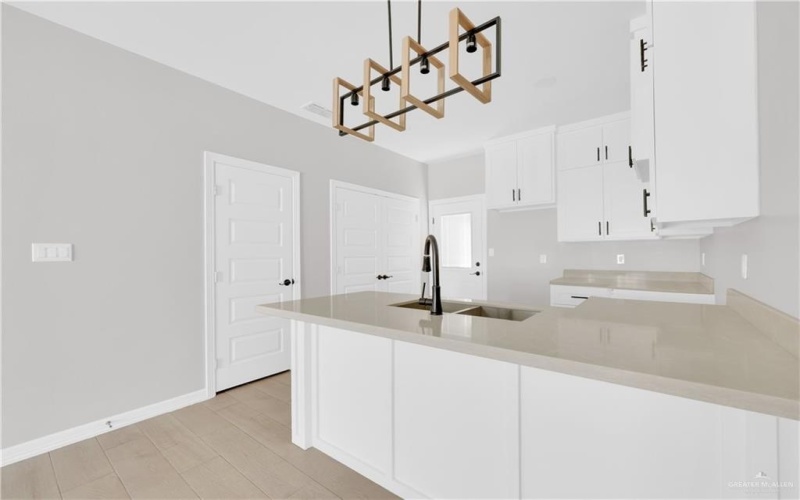 913 13th Street unit: 2 #2, Alamo, TX 78589, 2 Bedrooms Bedrooms, ,2 BathroomsBathrooms,Residential,For Sale,913 13th Street unit: 2,0,486140