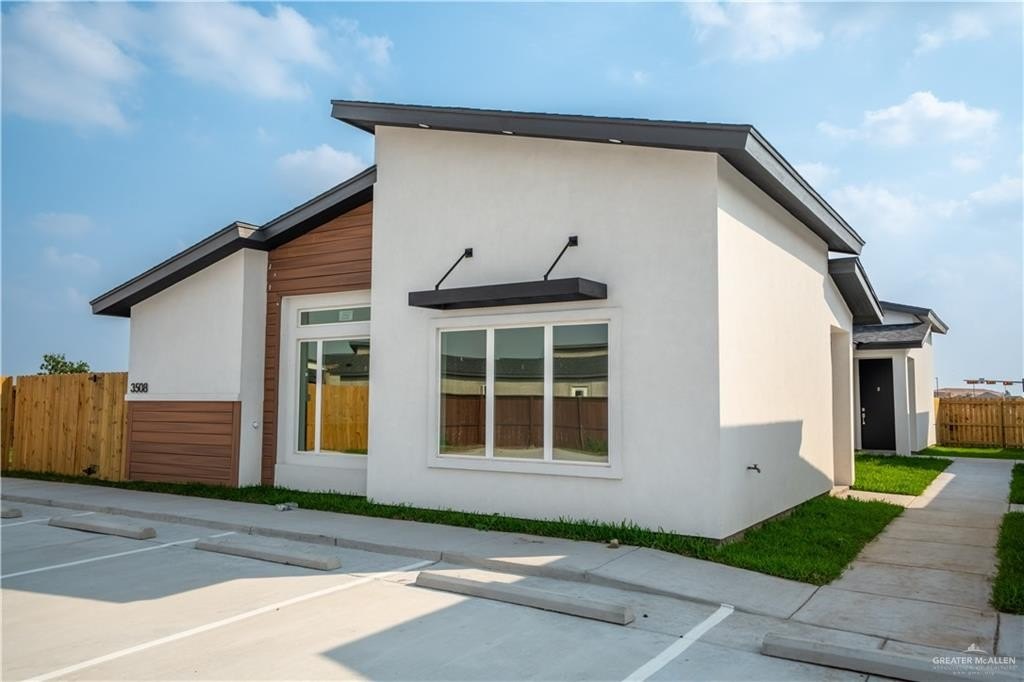 3508 Hidalgo Circle unit: A #A, Brownsville, TX 78520, 2 Habitaciones Habitaciones , ,2 BañosBaños,Residential,En Venta,3508 Hidalgo Circle unit: A,0,492045