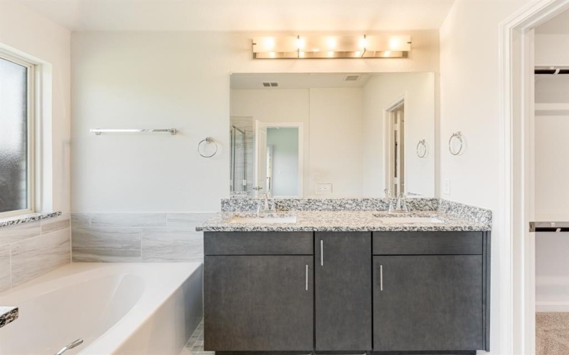 155 Wild Oak Glen, Lavon, TX 75166, 4 Bedrooms Bedrooms, ,3 BathroomsBathrooms,Residential,For Sale,155 Wild Oak Glen,0,20974821