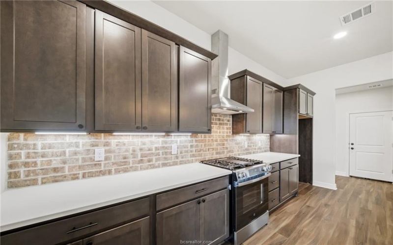 105 Court-Side Drive, Snook, TX 77878, 4 Habitaciones Habitaciones , ,2 BañosBaños,Residential,En Venta,105 Court-Side Drive,0,26001094