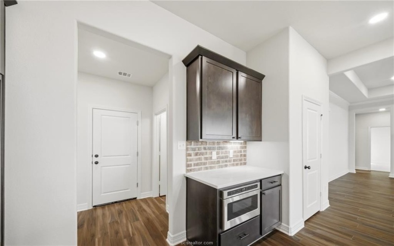 105 Court-Side Drive, Snook, TX 77878, 4 Habitaciones Habitaciones , ,2 BañosBaños,Residential,En Venta,105 Court-Side Drive,0,26001094