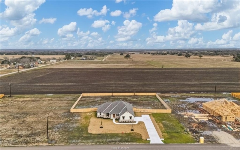 105 Court-Side Drive, Snook, TX 77878, 4 Habitaciones Habitaciones , ,2 BañosBaños,Residential,En Venta,105 Court-Side Drive,0,26001094