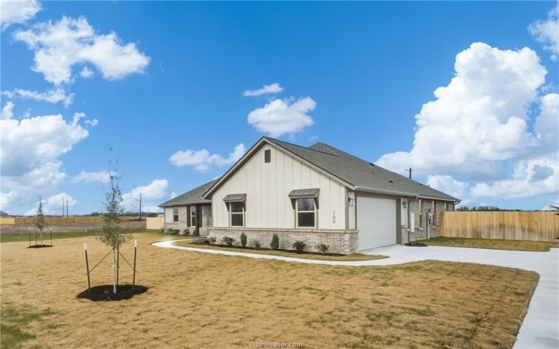 105 Court-Side Drive, Snook, TX 77878, 4 Habitaciones Habitaciones , ,2 BañosBaños,Residential,En Venta,105 Court-Side Drive,0,26001094